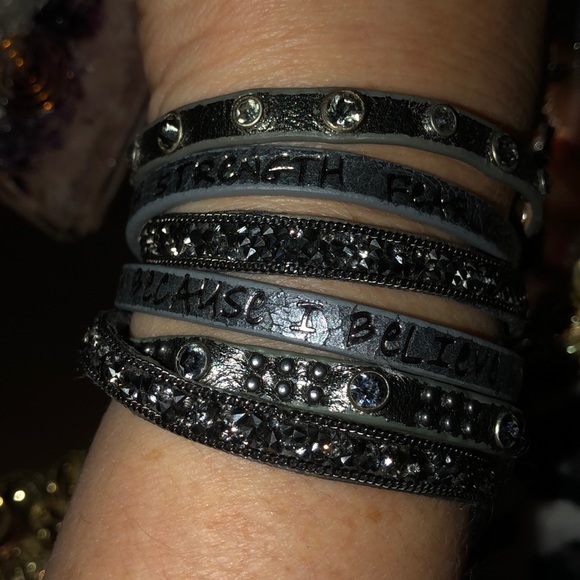 Goodworks make difference sparkle crystal bracelet - Picture 3 of 5